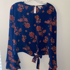 Selfie, long sleeve flair shirt